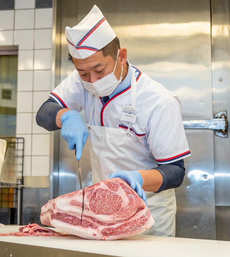 明治屋広尾ストアー 精肉部門チーフ　店長代理 U.Y.さん　40代　1991年入社